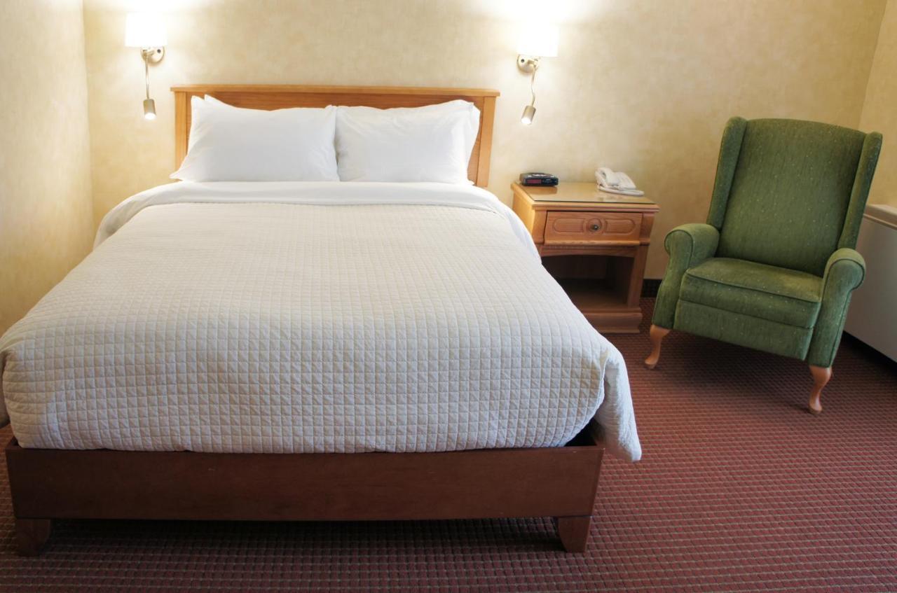 Hotel Castel Гранби Екстериор снимка